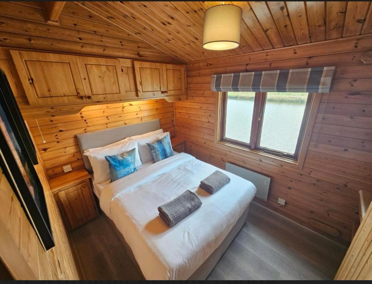 Hickling Broads Lodge Houseboat Stalham Exterior foto